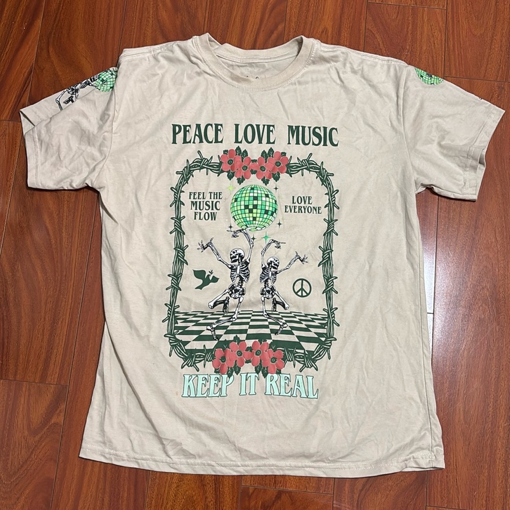T Shirt Size L
No brand